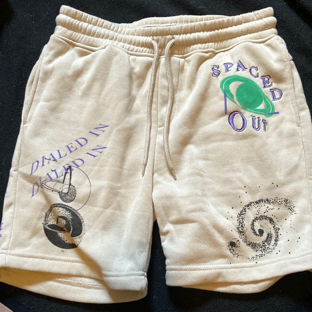 Sweat shorts spaced theme